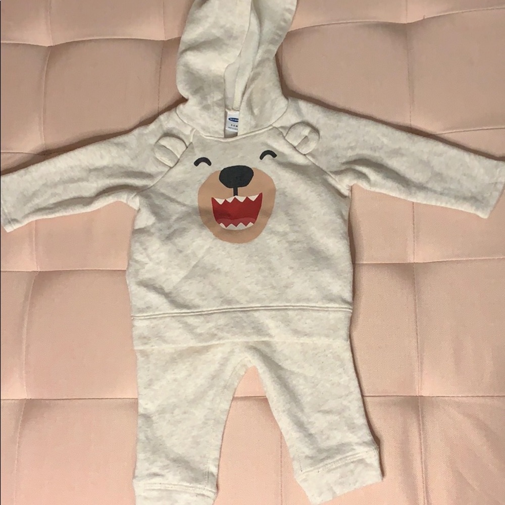 Old navy lot. Teddy sweatsuit. 3-6 months